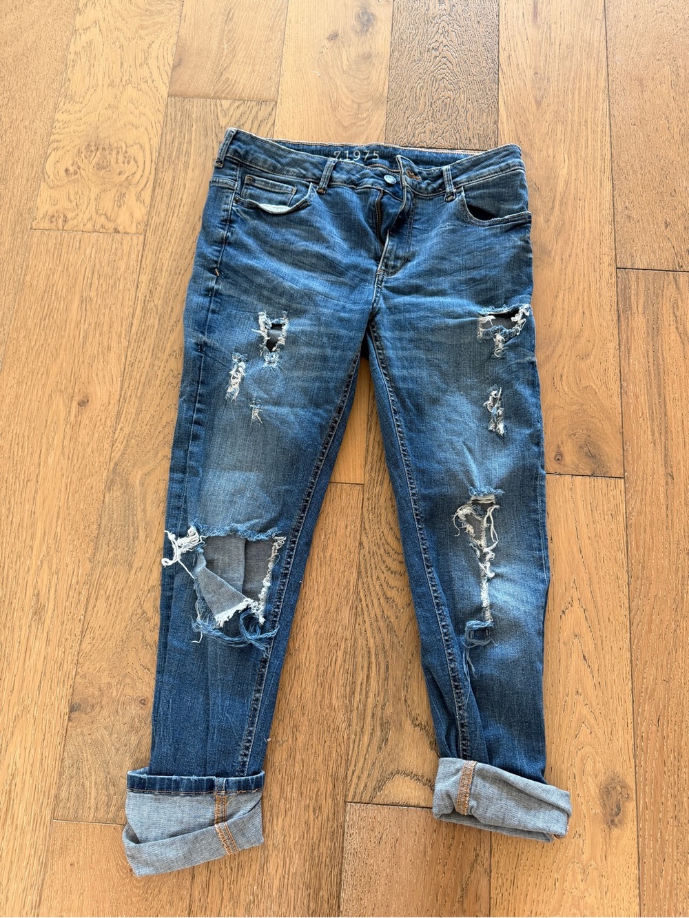Zara Basic Denim Straight Ripped Jeans - Picture 2 of 6
